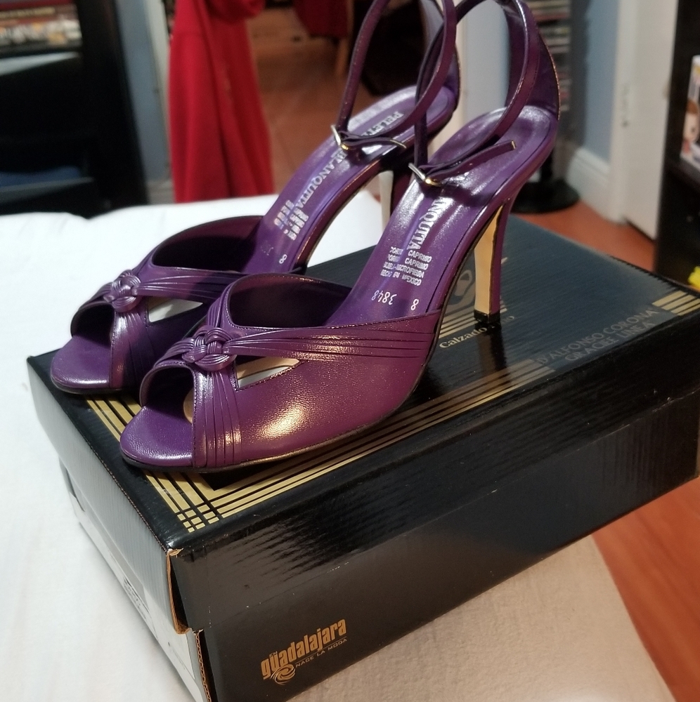 Women's shoes